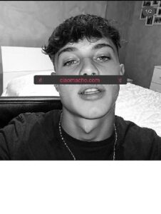 Giovane ragazzo voglioso in videochiamata ❤️