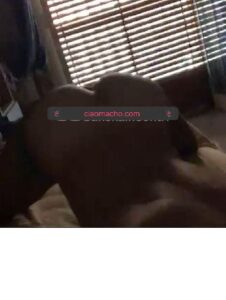 Sexy con bel culo  cerca bei tipi arabi molto dotati soprattutto marocchini con grosso cazzone .