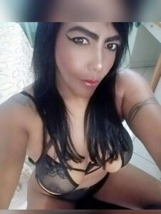 RAISSA VOGLIOSA COMPLETISSIMA, SEMPRE CALDA E TUTTA DA LECCARE!