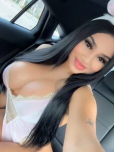 Bellissima ragazza di fuoco