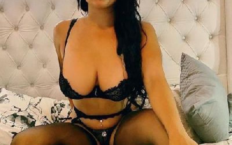 Elena, bellissima ragazza con un fisico hot!