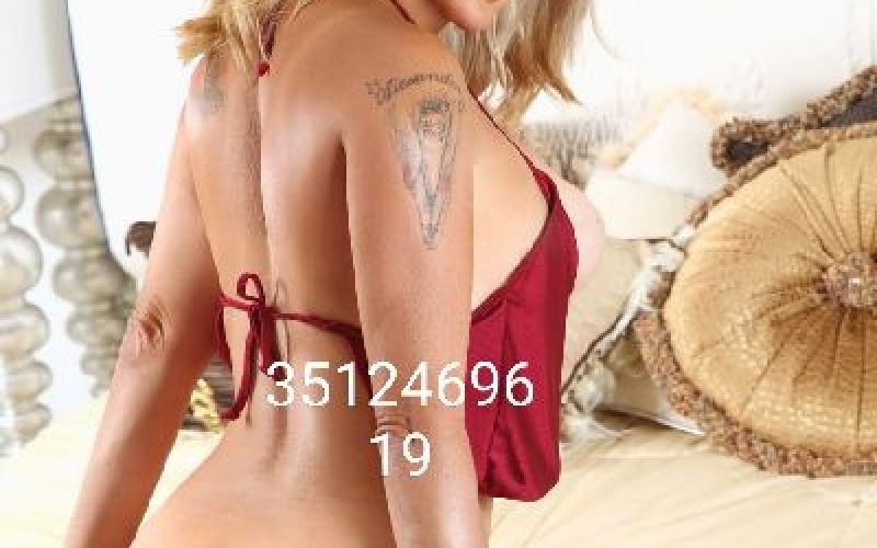 Bellissima milf autentica e molto sensuale!