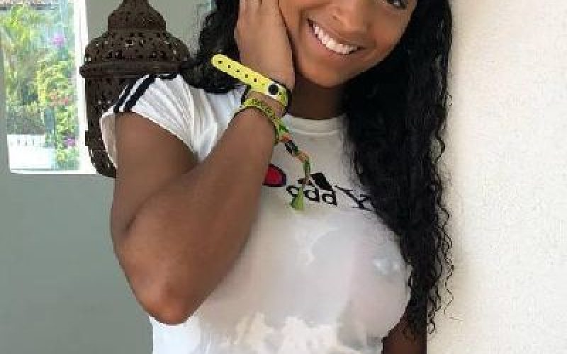 Alessia mulatta calda afro-cubana