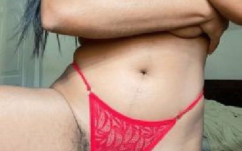 Giovane casalinga annoiata e trascurata da compagno
