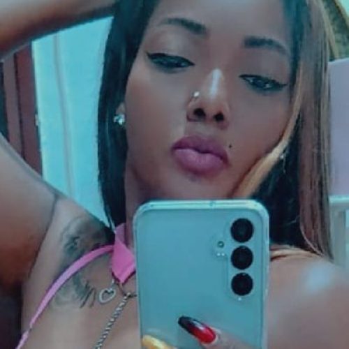 Prima volta Leonela bella ragazza dolcissima, calda, sensuale e disponibile!