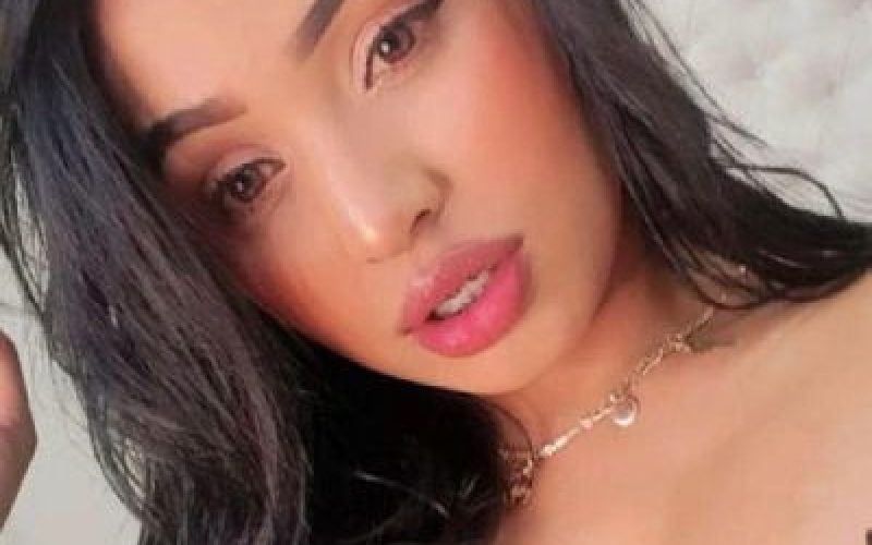 Camila, bellissima bambola da urlo!