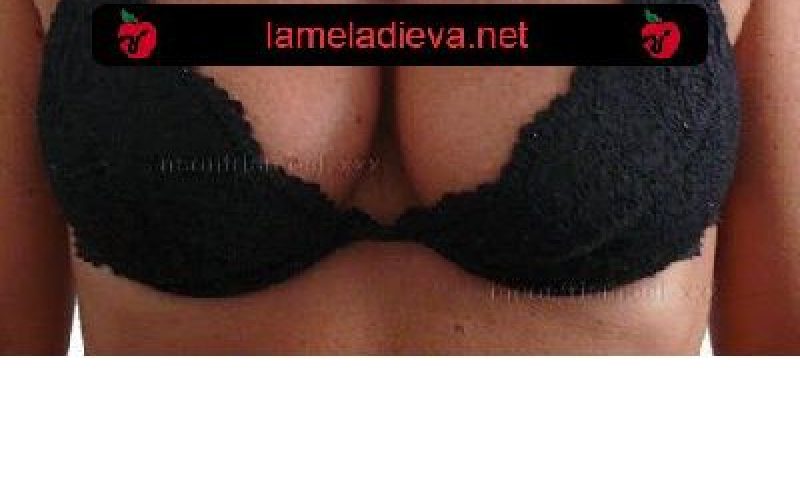 Stupenda ragazza italiana molto calda e passionale di passaggio a Torino vi aspetta per dolci incontri indimenticabili